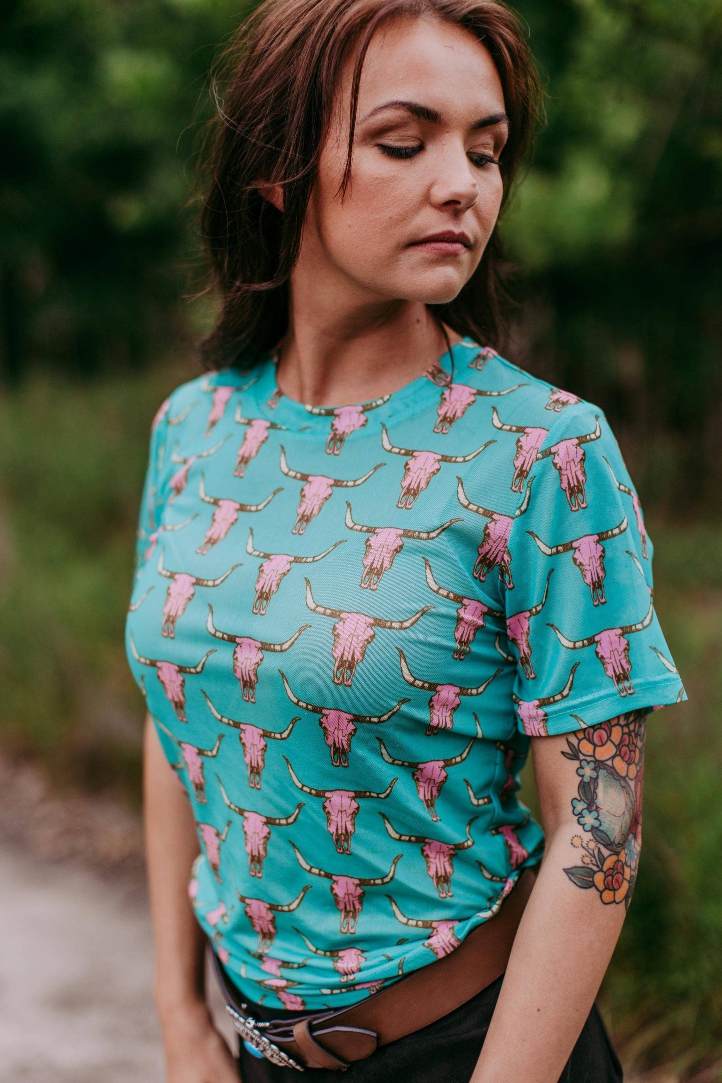 Short sleeve Mesh Top Cow Skull: Turquoise / S