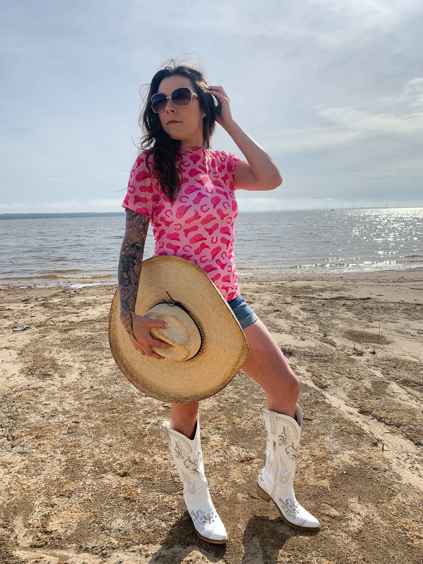 MK325 Blush & Bashful Short Sleeve Mesh Top - Pink Western: Pink Western / M
