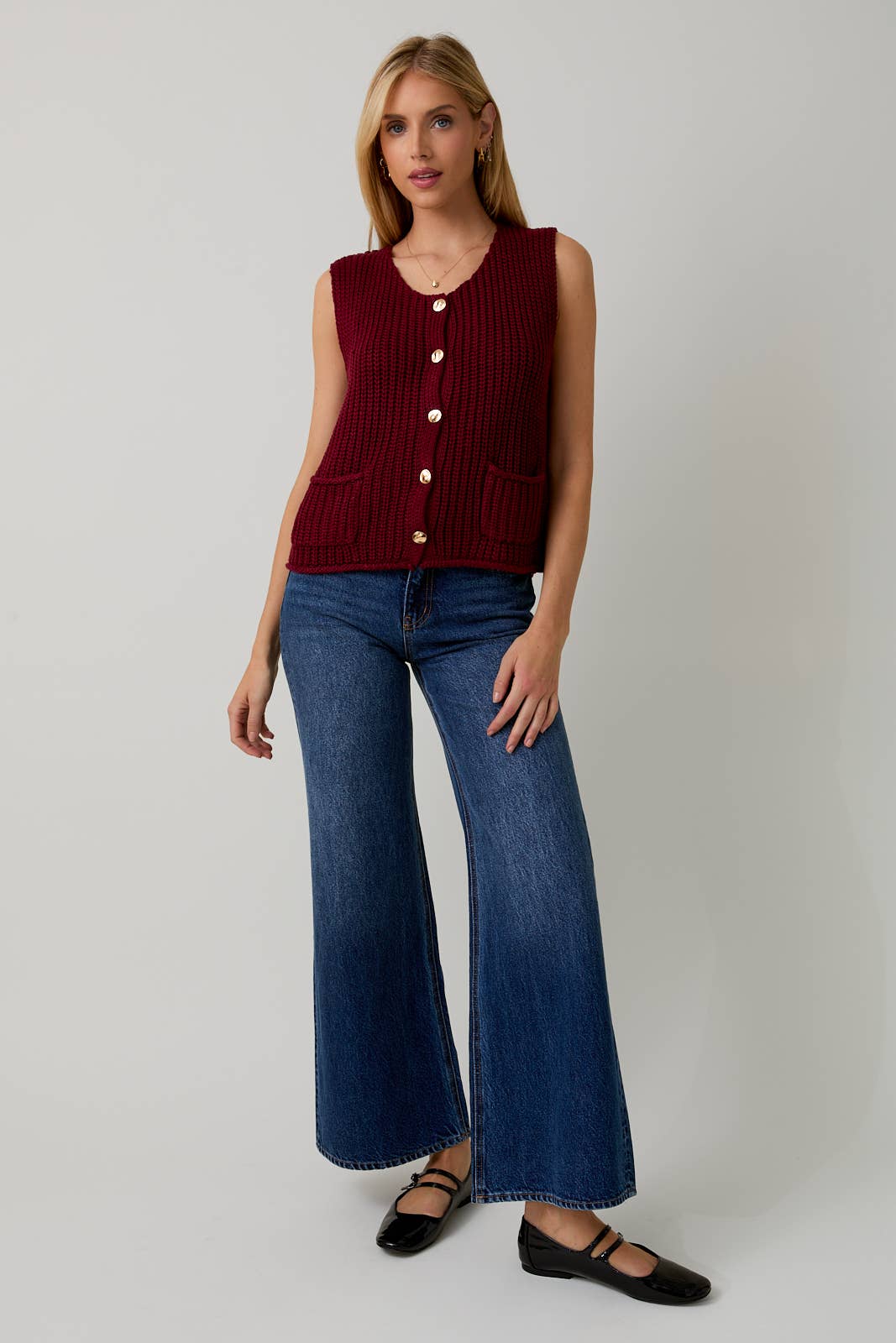 RELAXED BUTTON DOWN CHUNKY SWEATER VEST: Burgundy