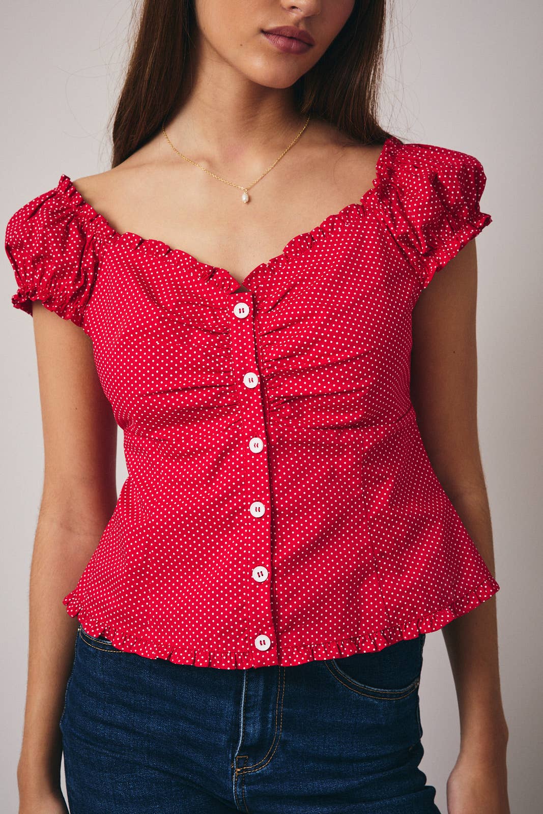 CAP SLEEVE BUTTON DOWN POLKA DOT TOP: RED-WHITE DOT