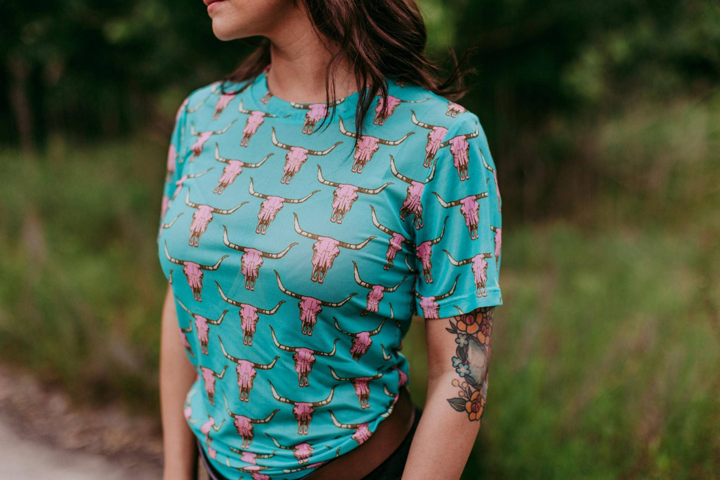 Short sleeve Mesh Top Cow Skull: Turquoise / S