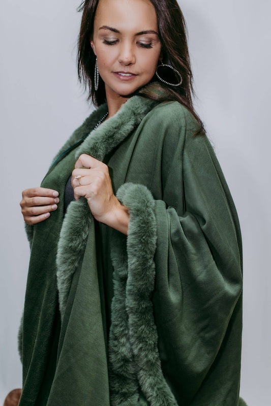 MK135 Lubbock Fur Trim Poncho - Olive: OLIVE / S