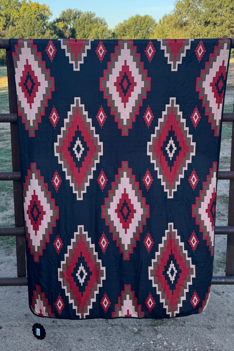 Homestead Holly Blanket: O/S