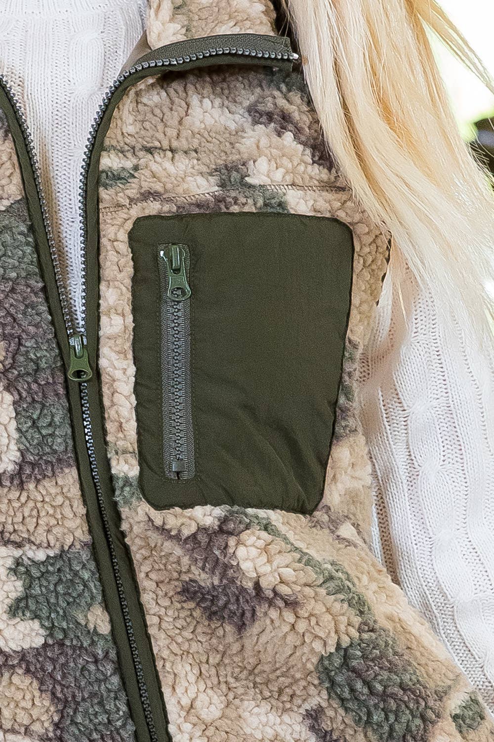 SHEARLING VEST: CAMOUFLAGE / S