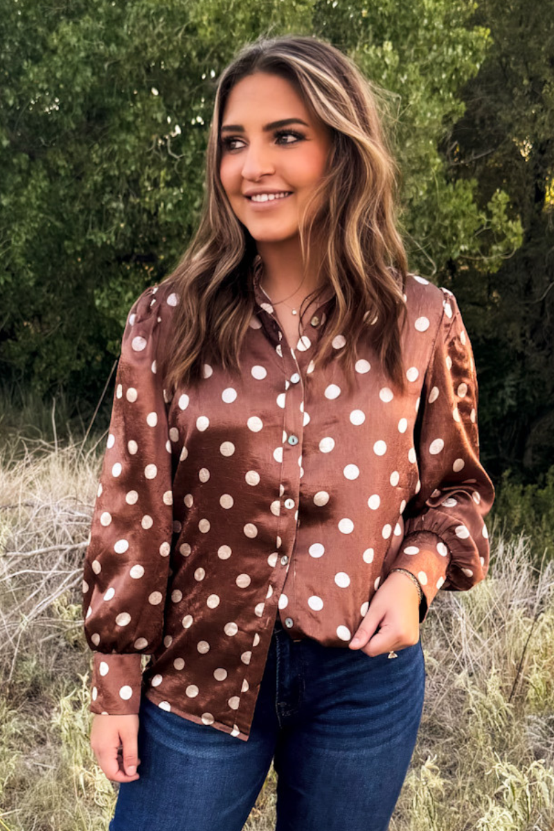 Mocha Dot Button Up: L